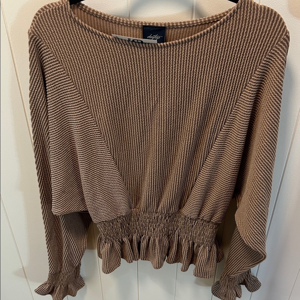 Buckle daytrip ribbed Long Sleeve Top